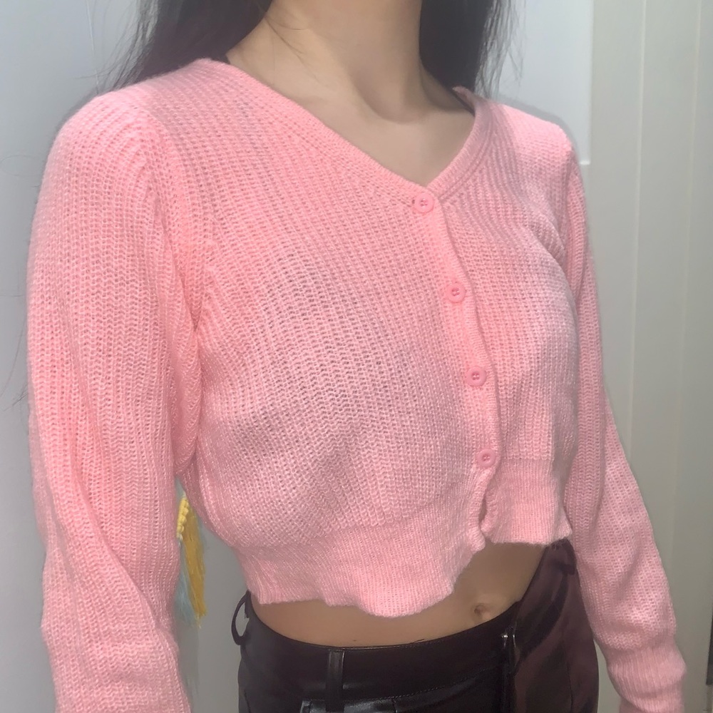 Cropped sweater pink button up - Size medium **NEVER WORN**